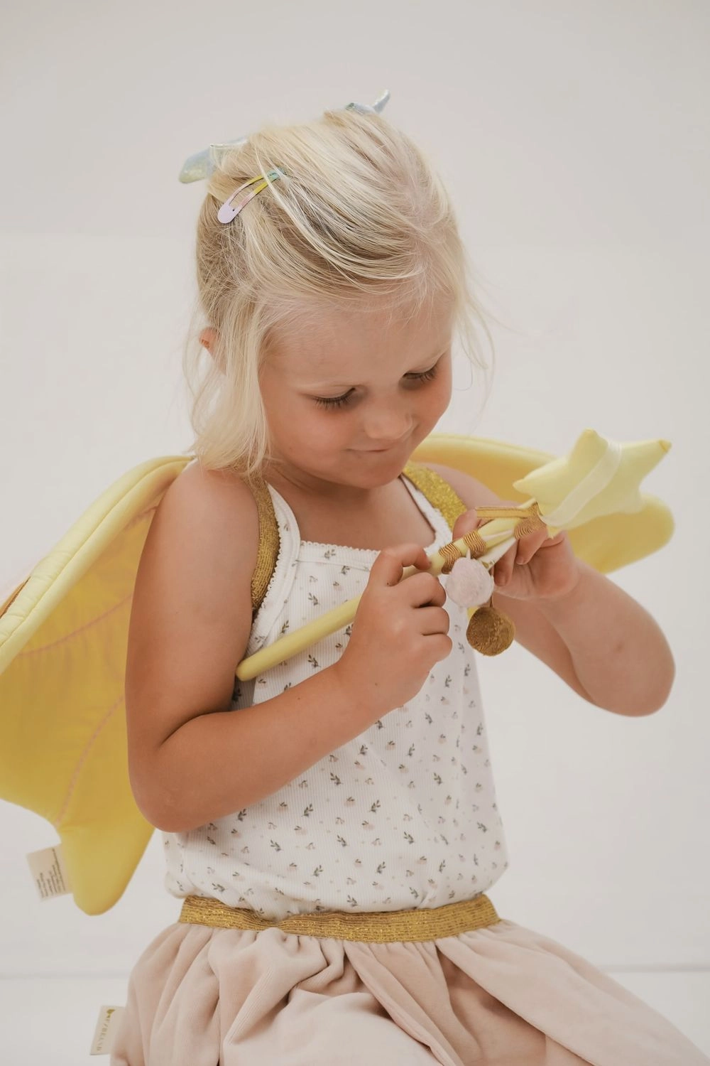 Girl's Dress Up Fairy Wings, Wand & Skirt - 60 x 40 cm 30 cm 41 cm 3-piece 3 to 6 years