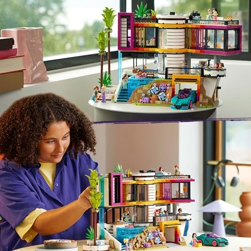 Friends Andrea's Modern Mansion (42639)