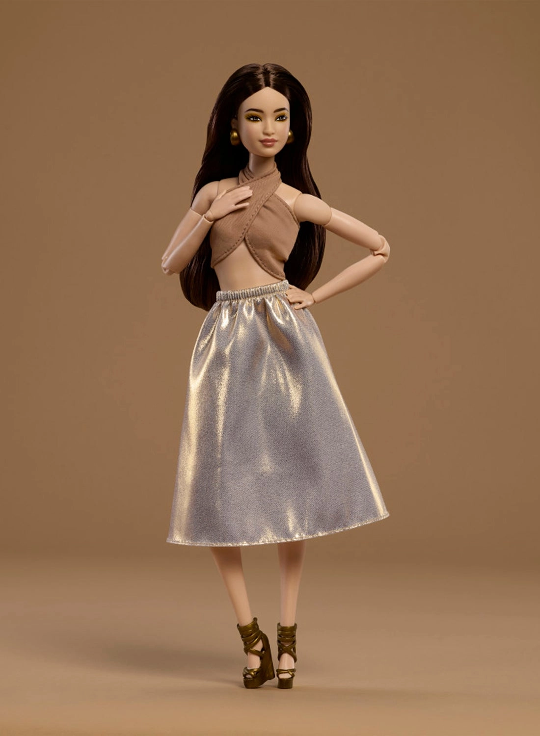 Barbie Basics Model 06 - Made-to-Move Brunette