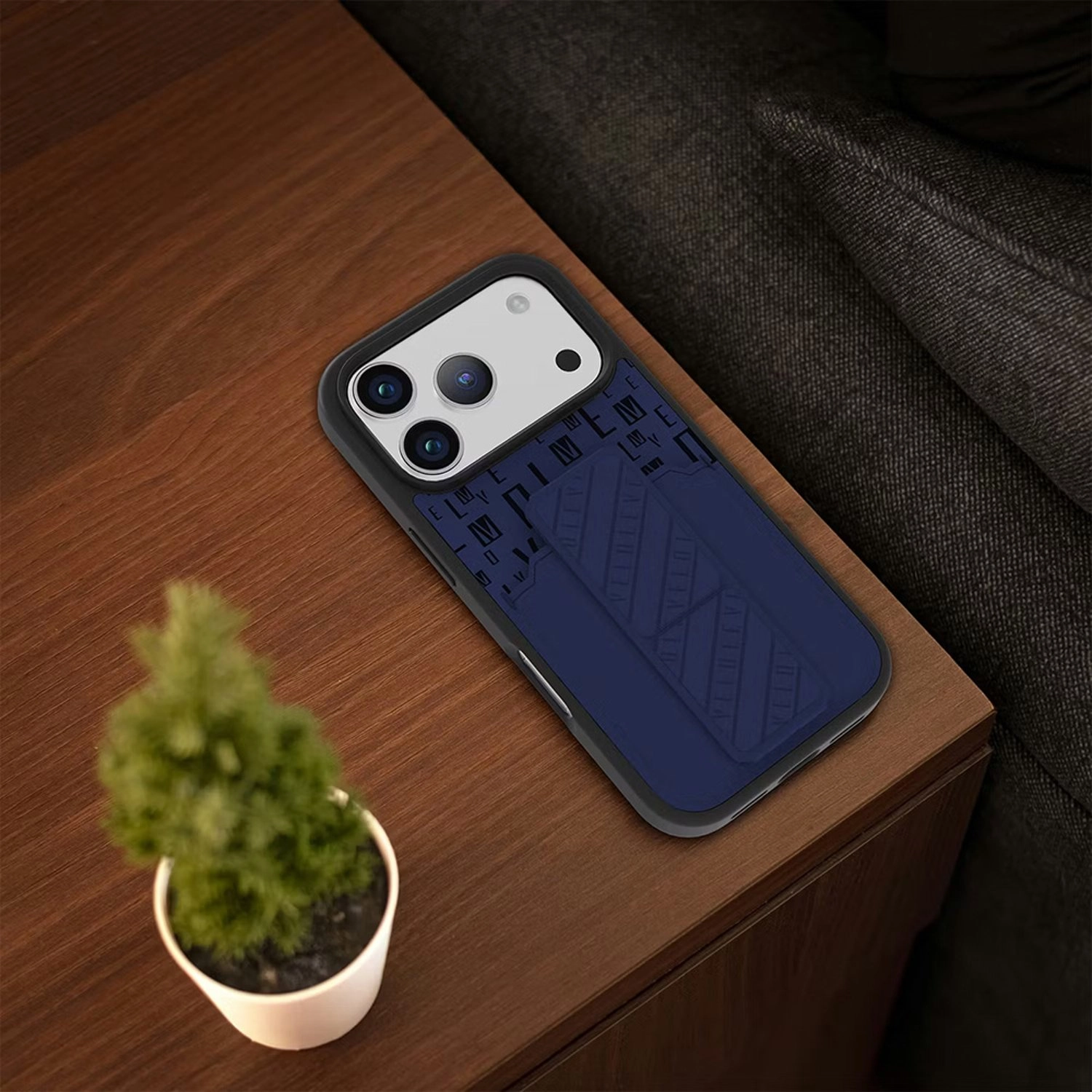 Morphix Cuero Gripstand Case for iPhone 17 Pro