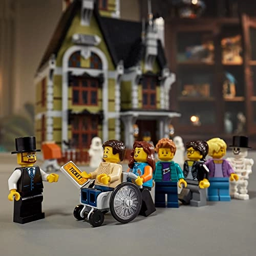 Haunted House (10273) - 10 minifigures