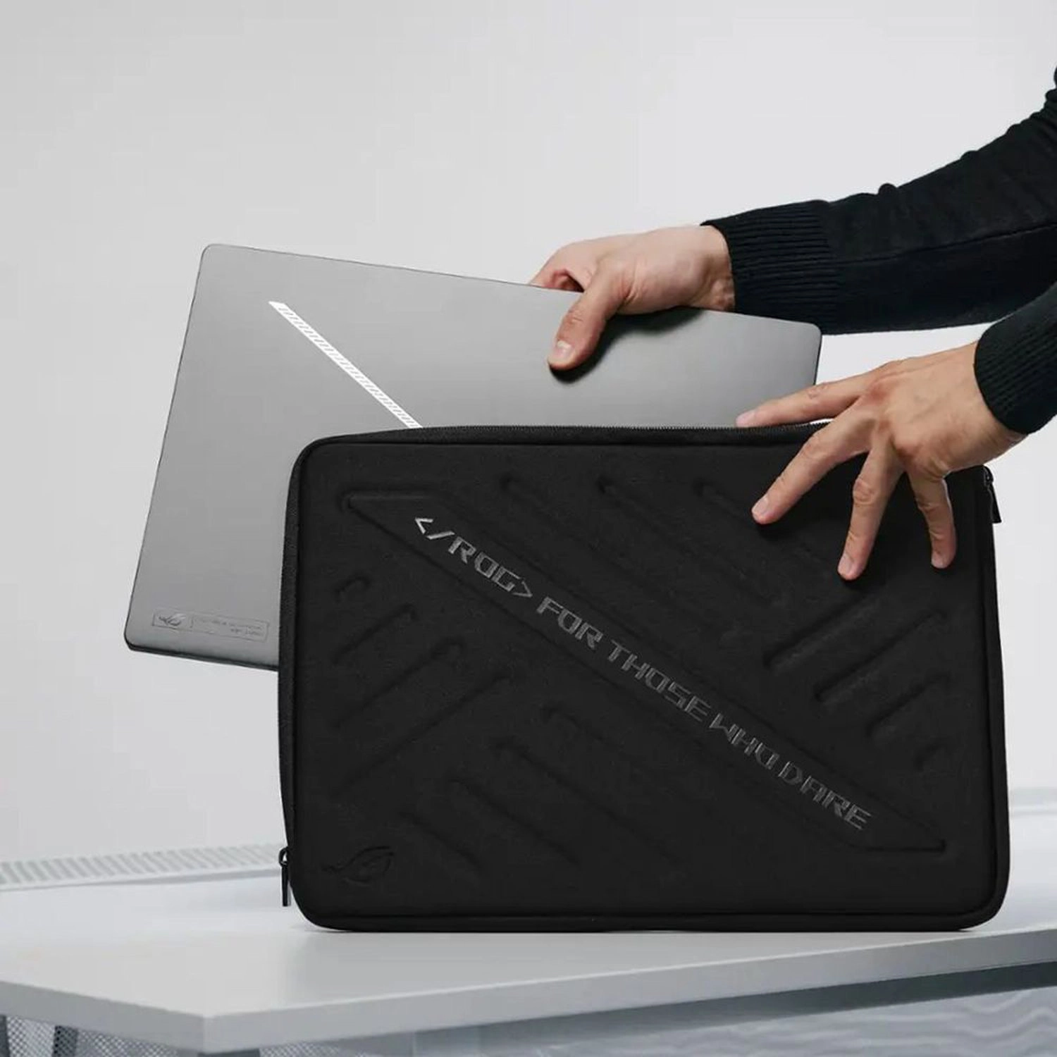 ROG Zephyrus G16 GU605CX - 16'' Core Ultra 9 285H 64GB DDR5 2TB SSD