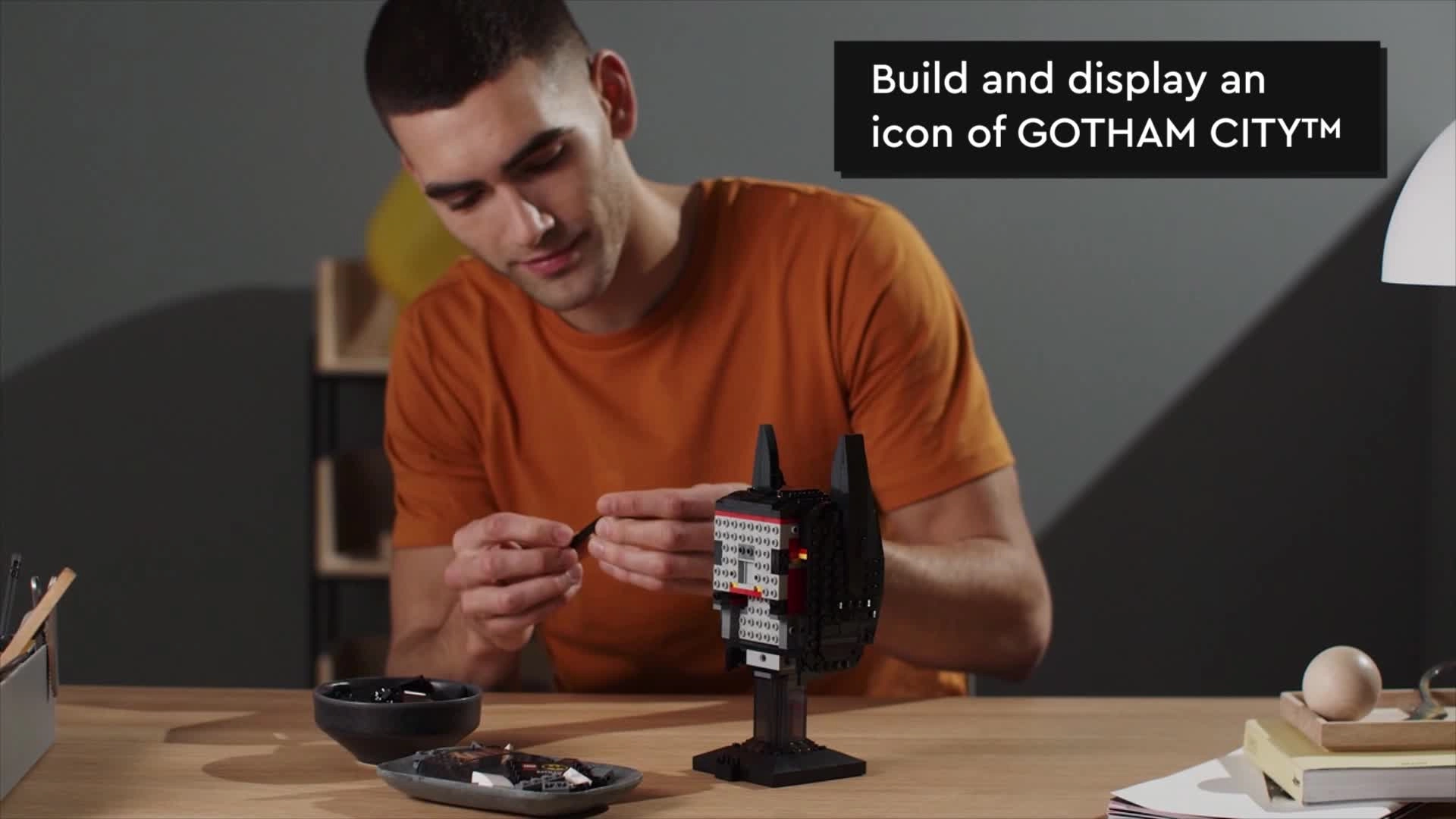 DC Batman Batman Cowl (76182)