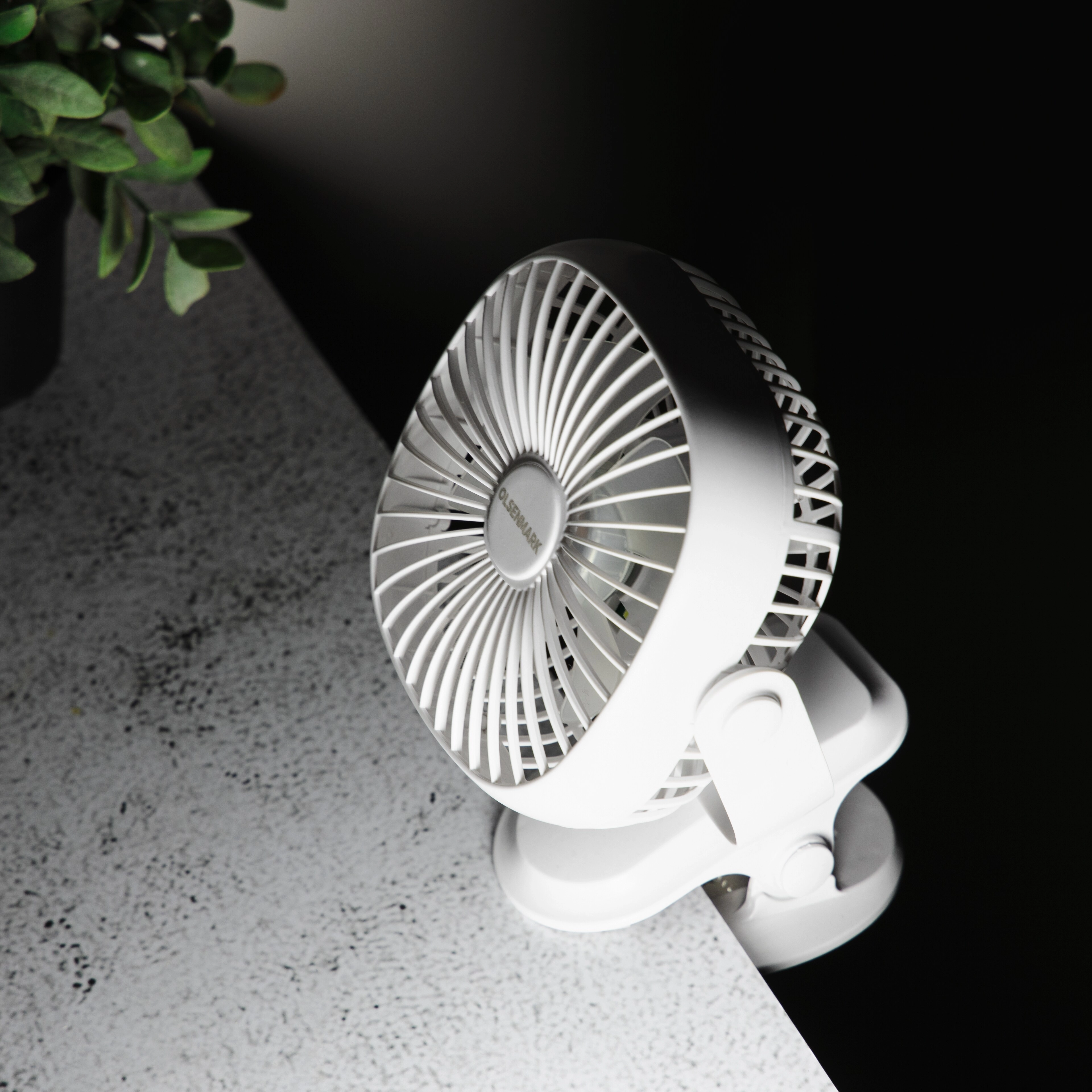OMF1835 - Rechargeable LED Night Light