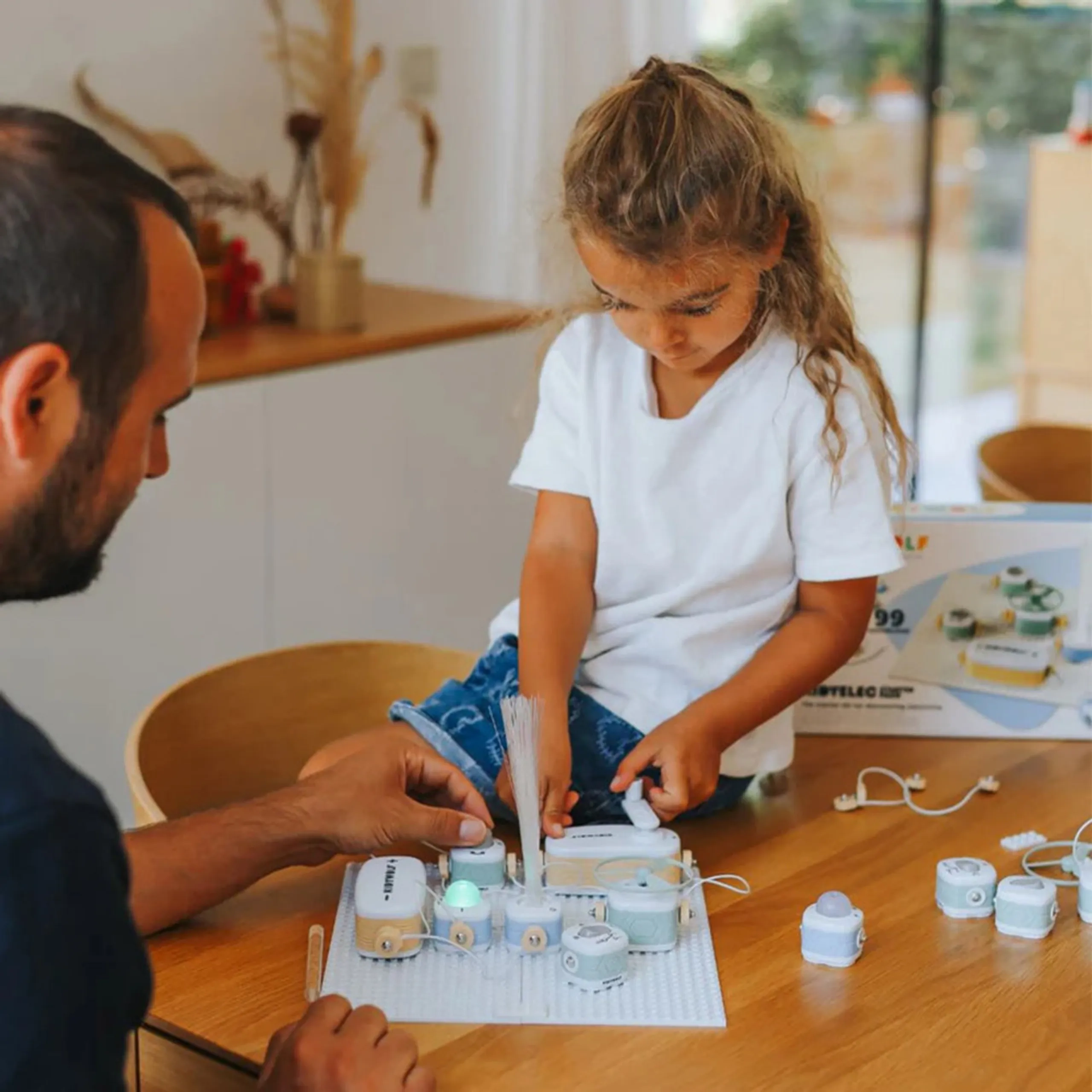 Kidy Elec Expert Electrical Circuits - 8 years+ 37 pieces