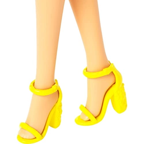 Doll and Clothing Set - 4 Complete Outfits 18 Pieces