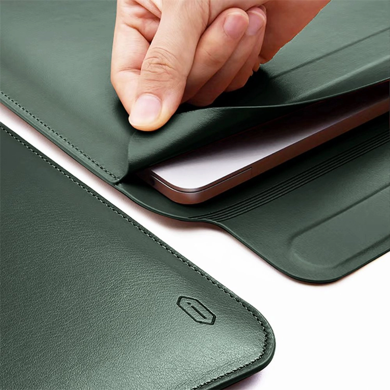 Skin Pro Slim Stand Sleeve for 16.2-Inch Laptop