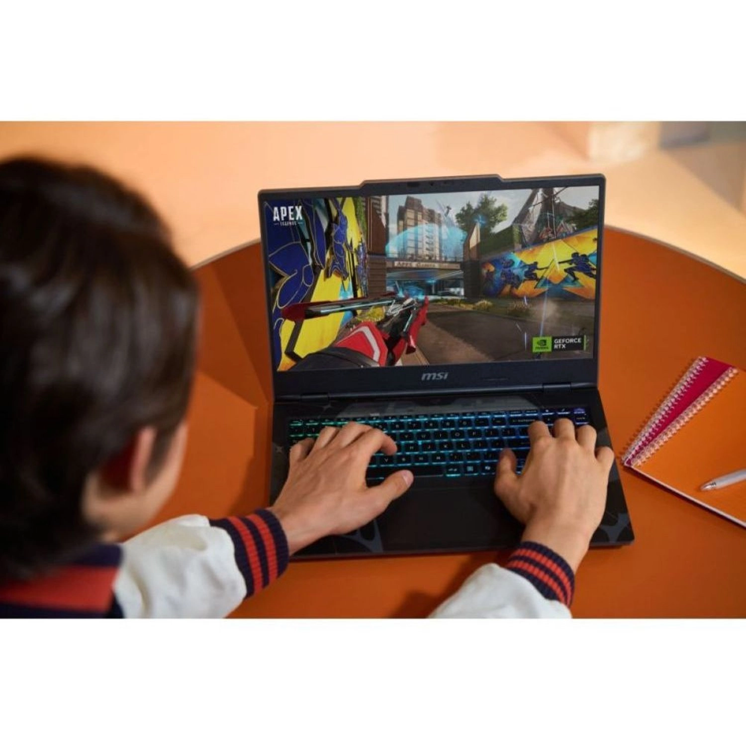 Cyborg 15 B2RWEKG - 15.6'' Core 7-240H 16GB DDR5 1 TB SSD