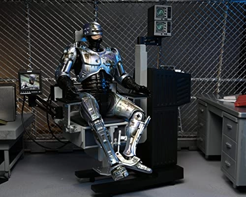 ULTIMATE ROBOCOP - Battle Damaged with Chair (20 cm) (42142)