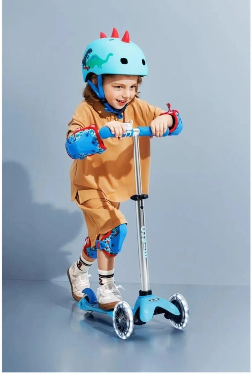 Mini Deluxe 3-Wheel Kick Scooter – 120/85 mm LED