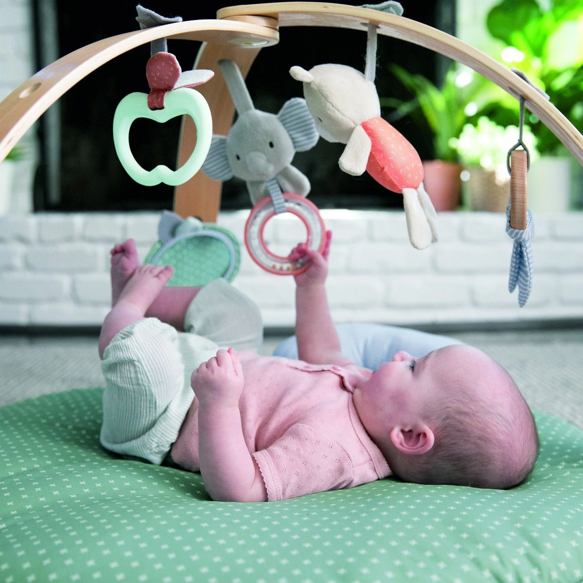 Every Season Plush Lambswool Play Gym - 0 months