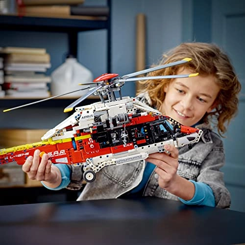Technic Airbus H175 Rescue Helicopter (42145) - Motorized 11+