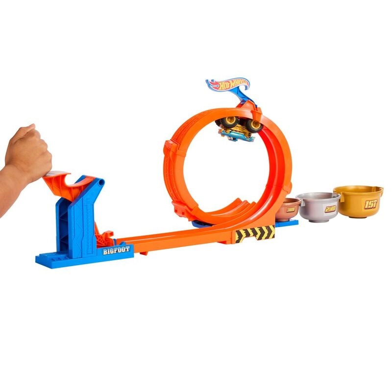 Monster Truck Loop-And-Flip Trophy Challenge Playset - 1:64