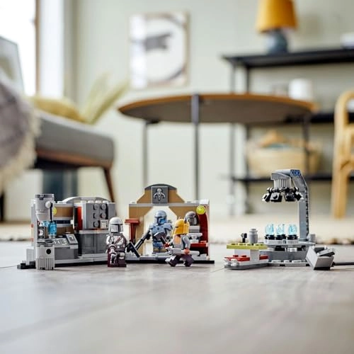 Star Wars The Armourer’s Mandalorian Forge (75319)