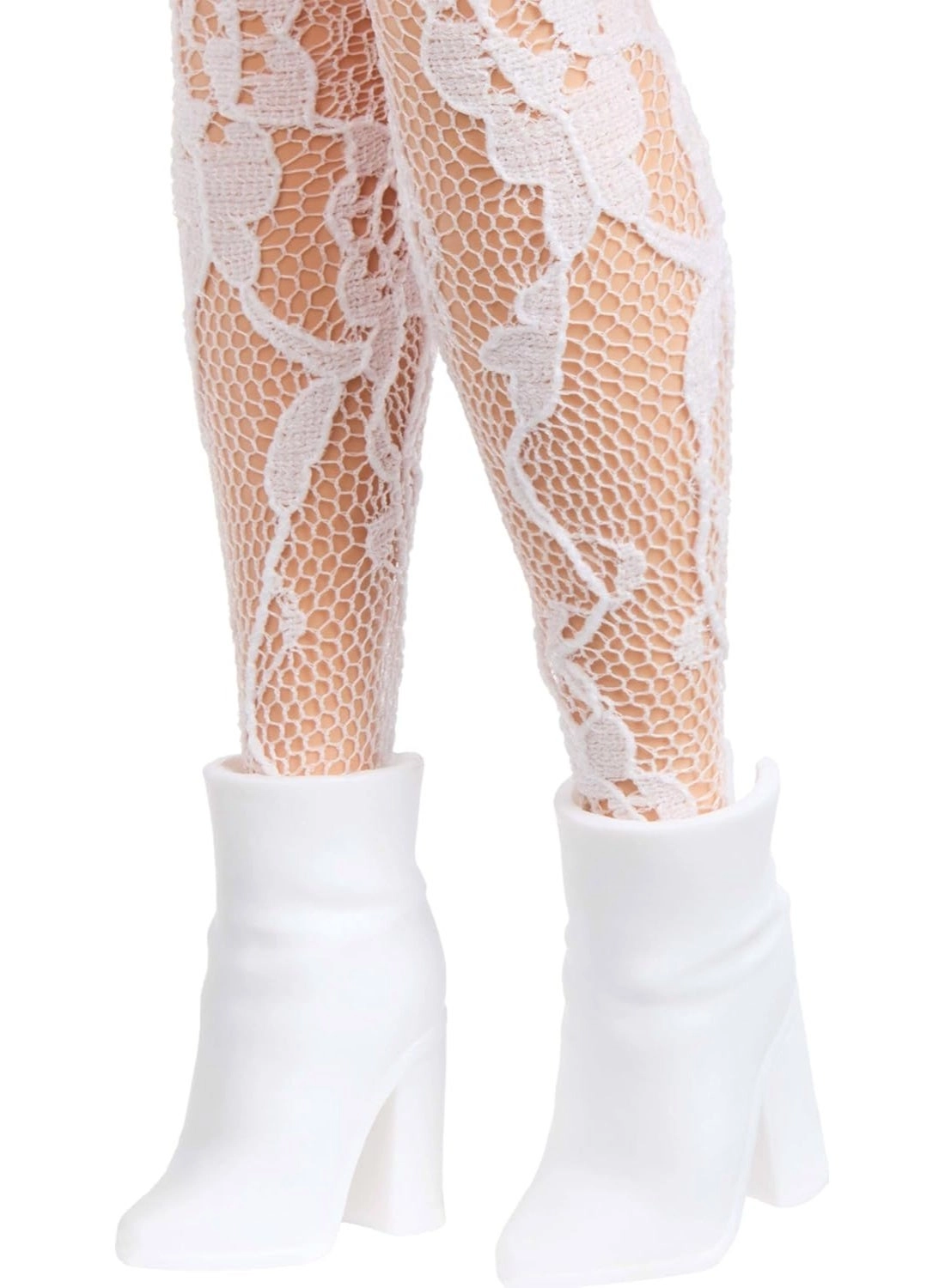 Malibu Fashion Doll - Roller Skating Blonde Hair 9 Makeup Themed Pieces Ages 4+