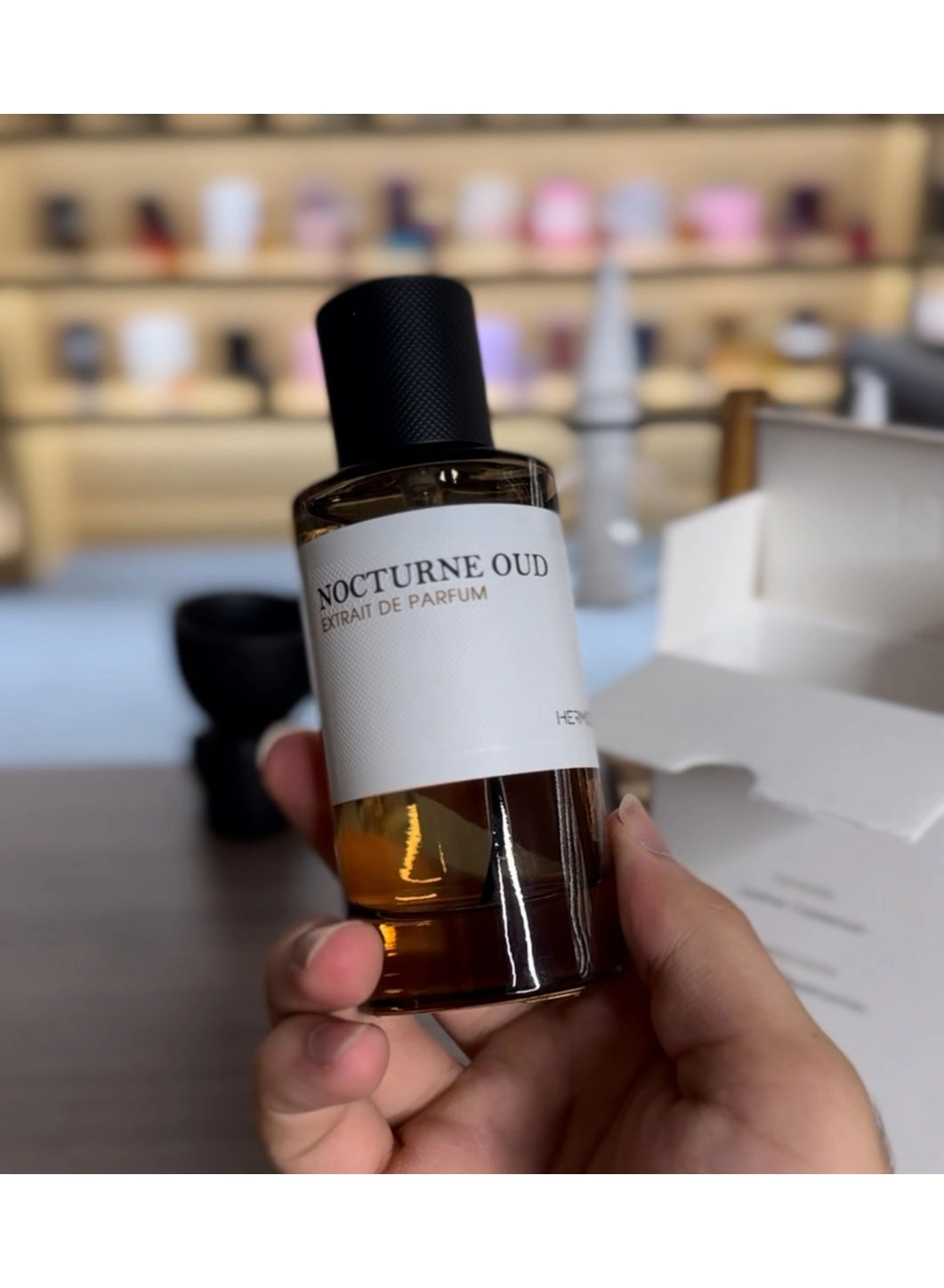 Esential Leather Eau de Parfum 100ml