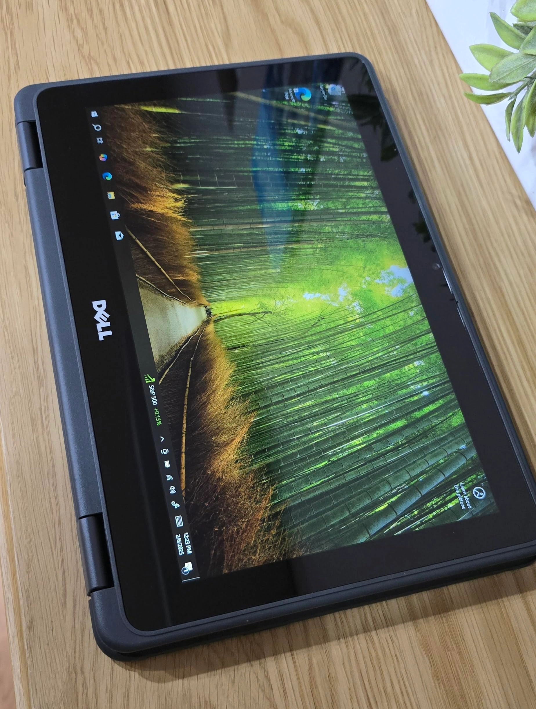 DELL (Refurbished) Latitude 3190 - 11.6'' 128GB 4GB