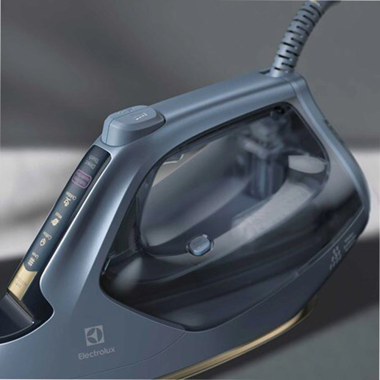 Refine 700 - Steam Iron 0.37L