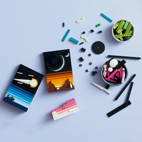 LEGO Ideas Tales of the Space Age Wall Art (21340)