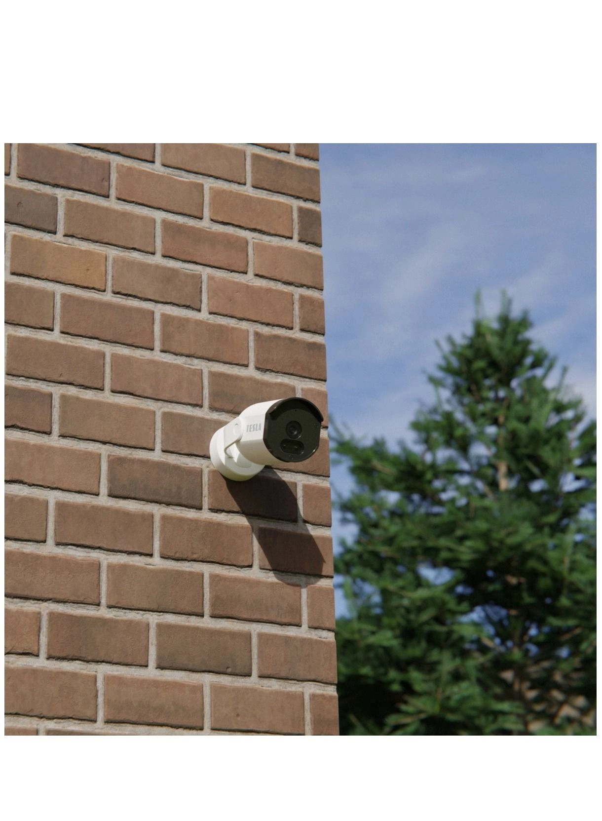 Smart Outdoor Security Camera 1080p