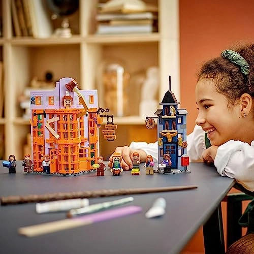 Harry Potter Diagon Alley: Weasleys' Wizard Wheezes (76422)