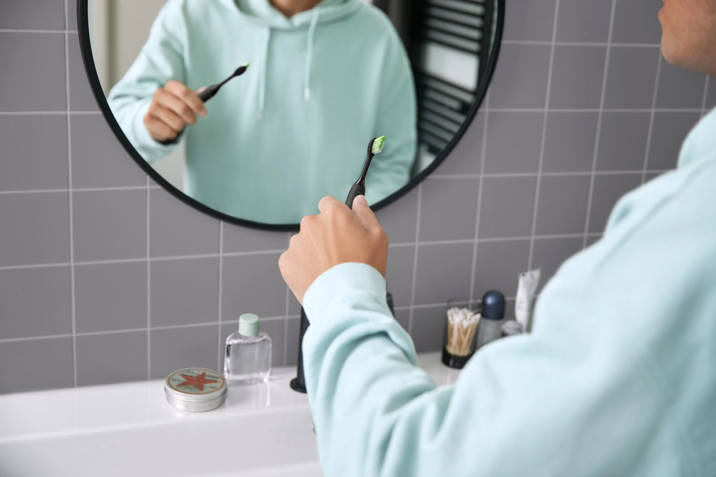 One by Sonicare - Rechargeable Toothbrush Shadow Black