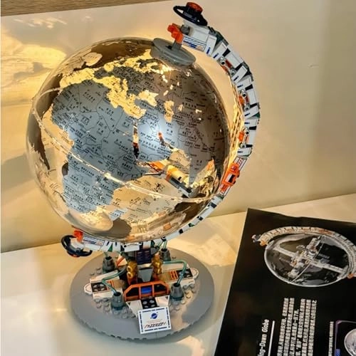 Space Station Globe - 657 pcs
