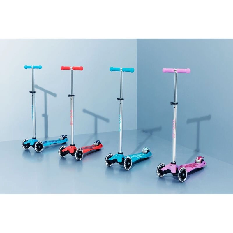 Maxi Deluxe 3-Wheel Kick Scooter – 120/80 mm LED
