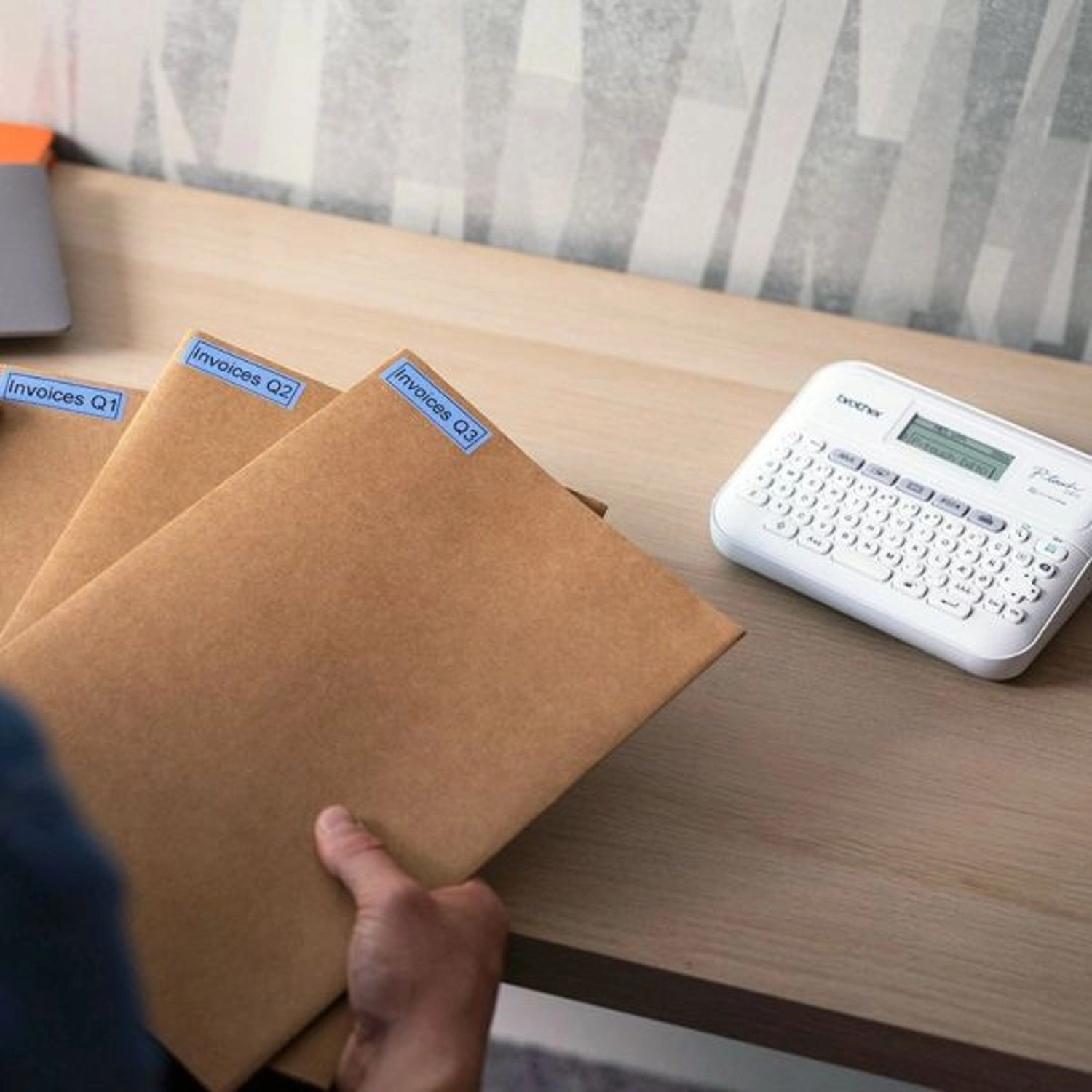 PT-D410 - 18mm White