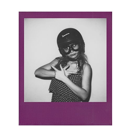 4673 - 8 Instant photos length 8.8 cm height 10.8 cm