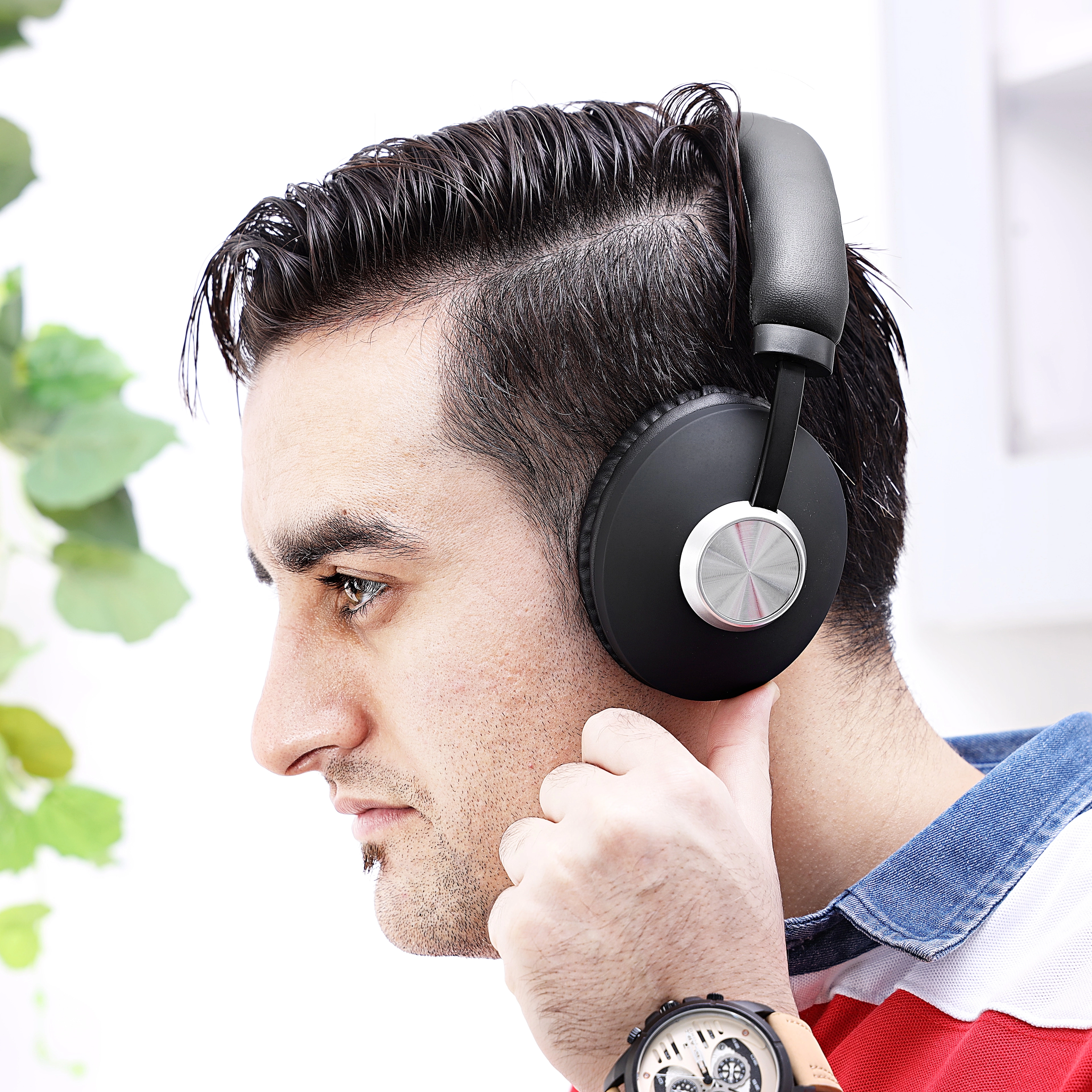 Olsenmark Middle East L.L.C OMPH1045 Wireless Headphone