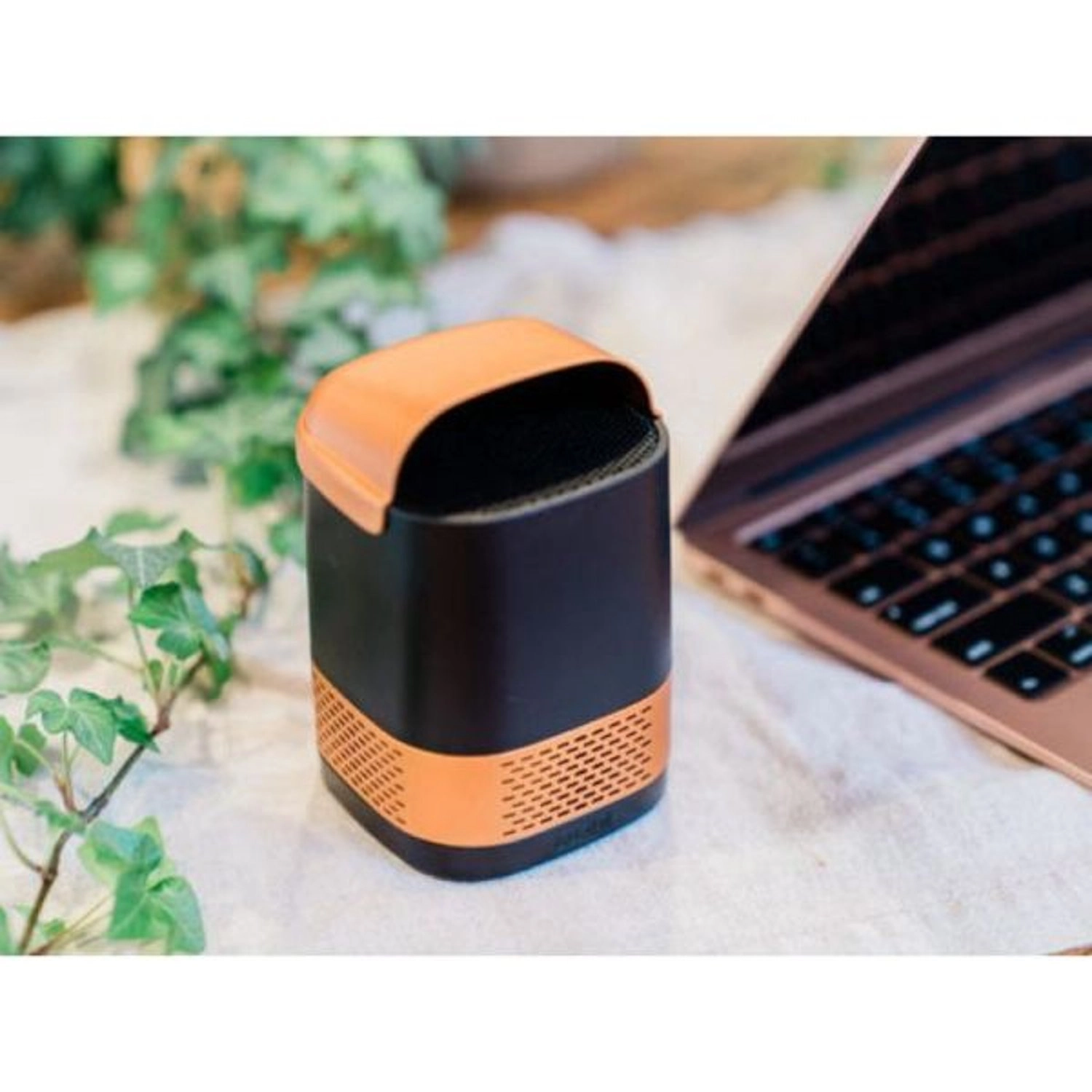 LUFT-DUO-WS - Air Purifier White/Silver 13.8 cubic feet/min