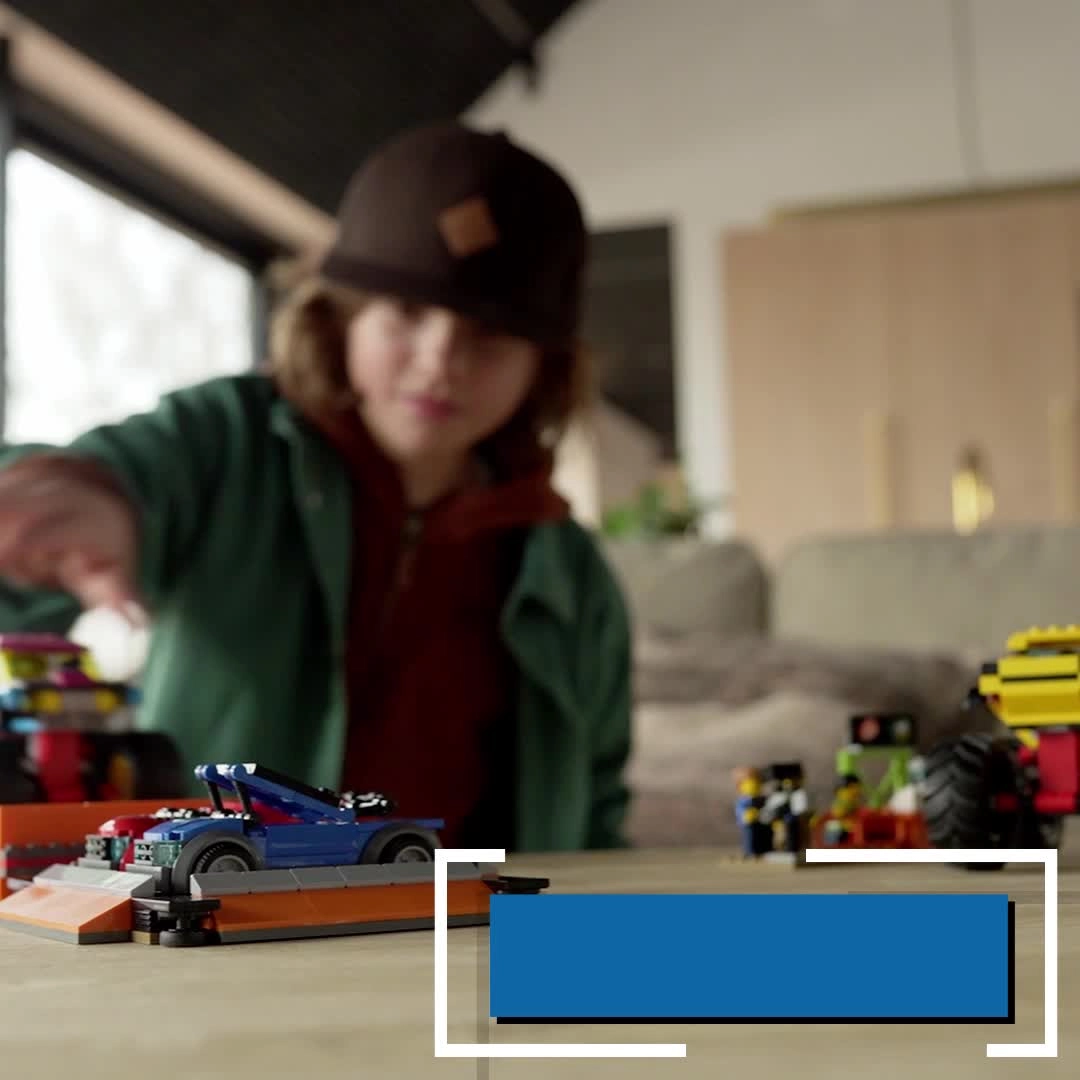 City Stuntz Stunt Show Arena (60295) - 7 minifigures flywheel-powered motorbike