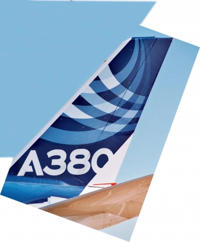 Airbus A380 "New Livery" Model Kit (04218) - Unbuilt/Unpainted 1:144