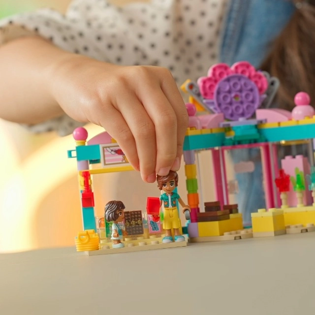 Friends Heartlake City Sweet Shop (42649)