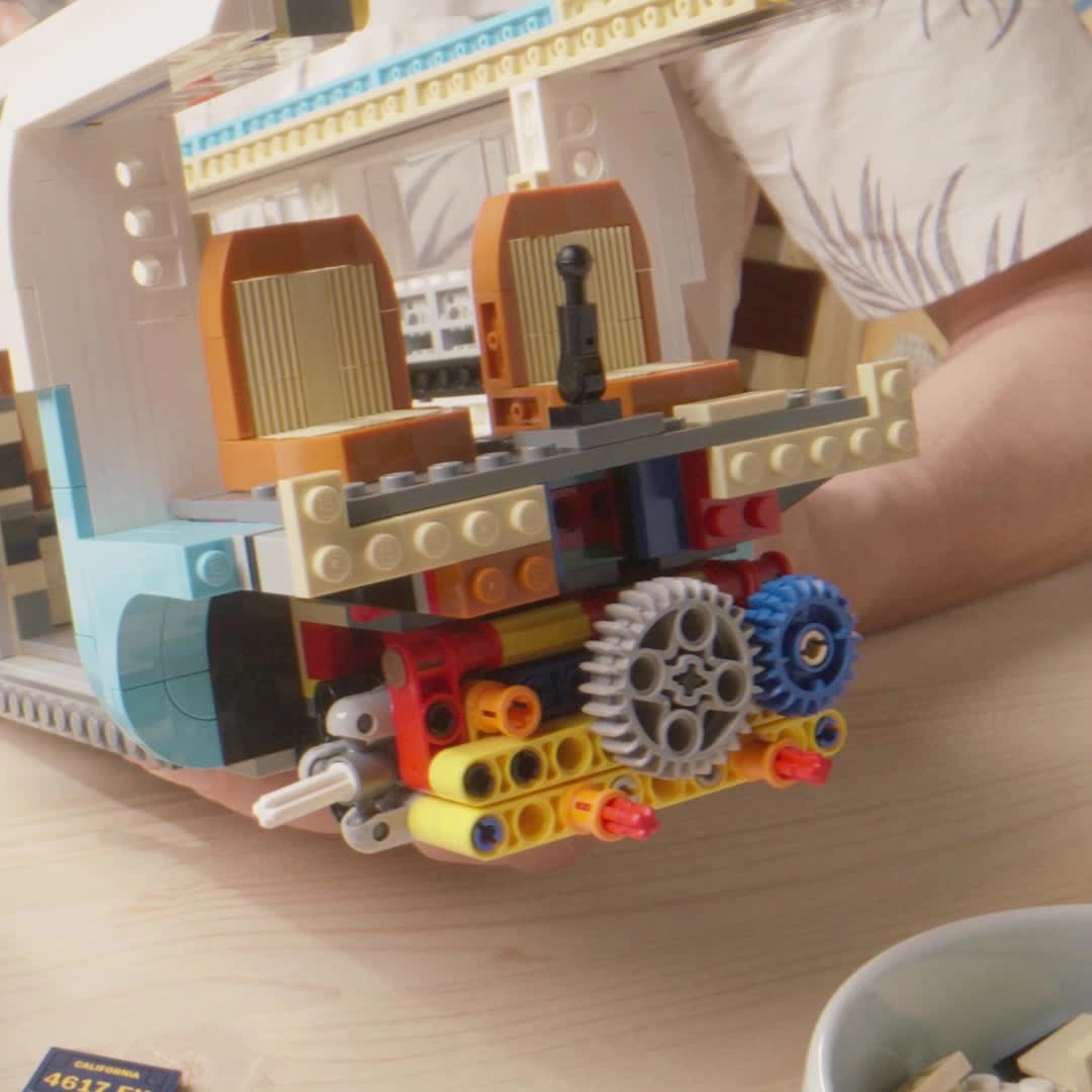 Volkswagen T2 Camper Van (10279)