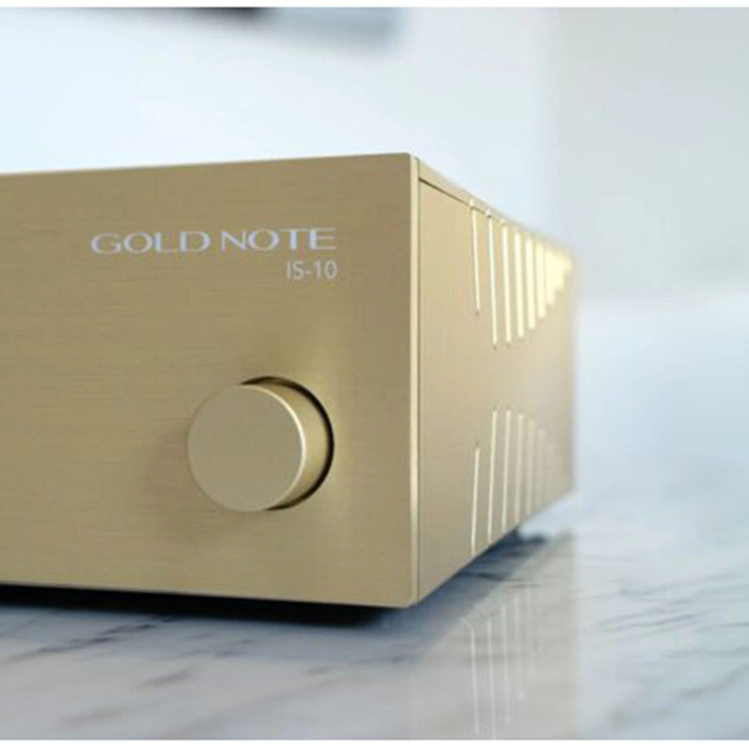 IS-10 - 2 channels 90 Watt