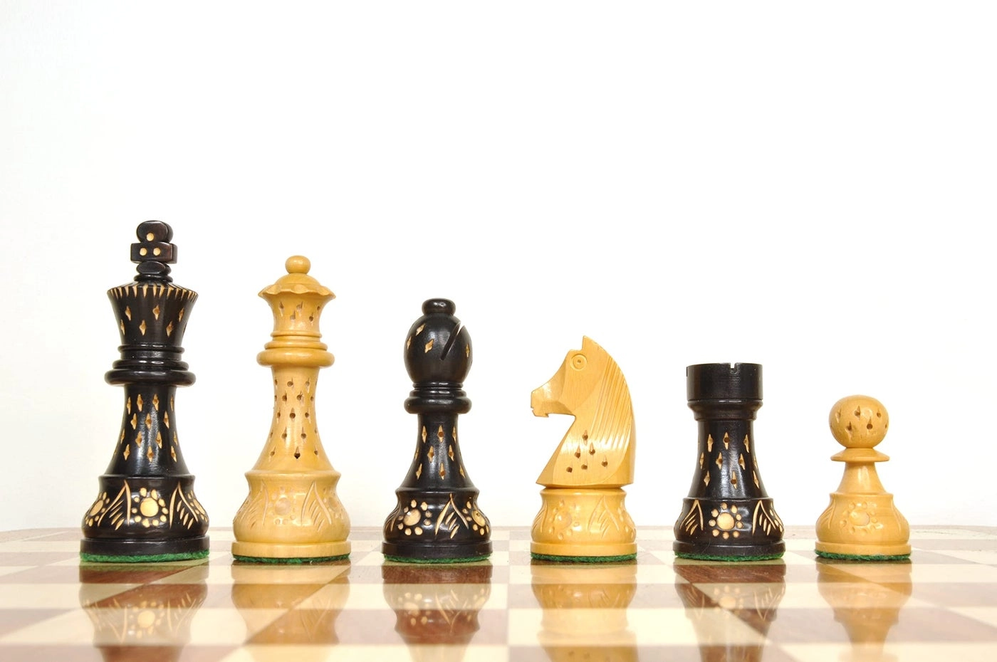 PALM ROYAL HANDICRAFTS Staunton Chess Pieces - 3.75" Inches (9.525 cm)