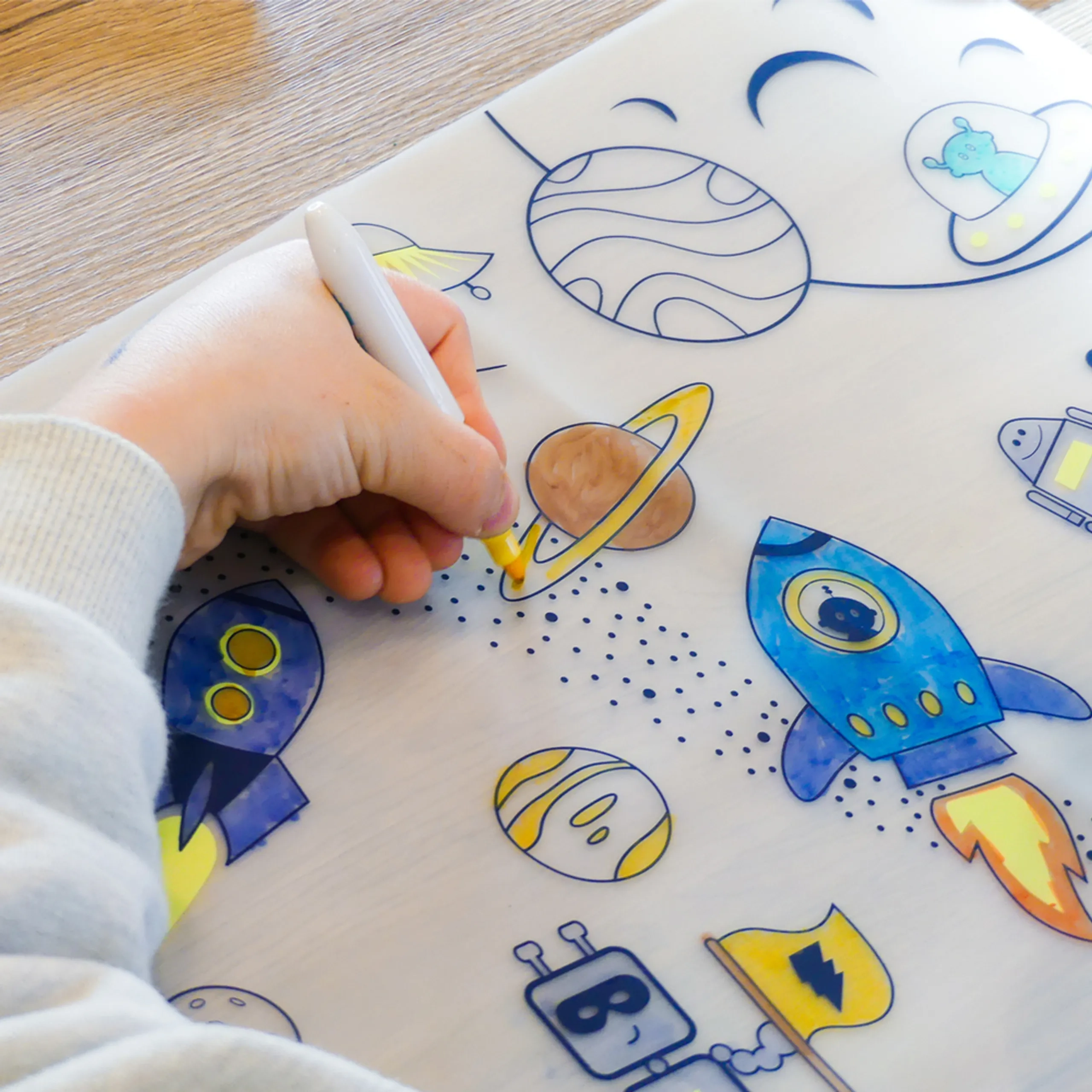 Into Space Colouring Playmat - 3+ years 7 pcs