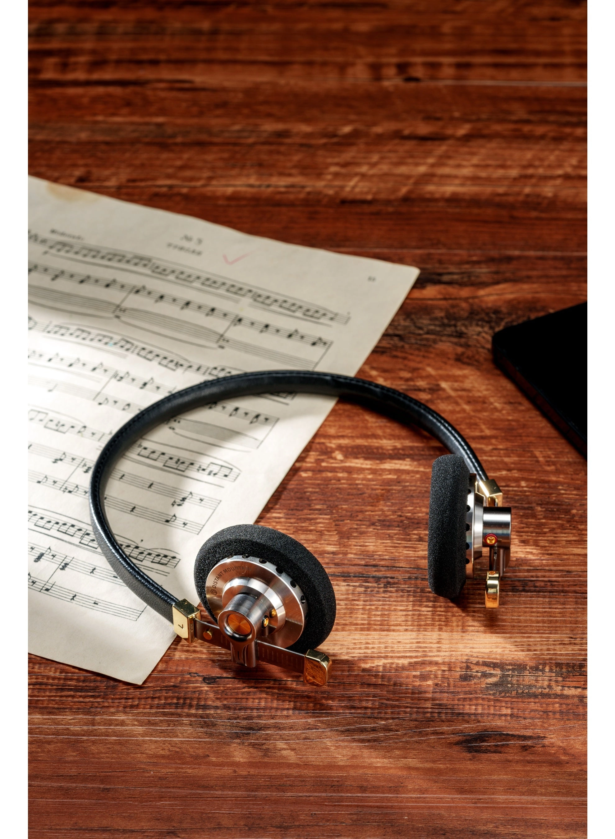 Distant Mountain Wired Headphone