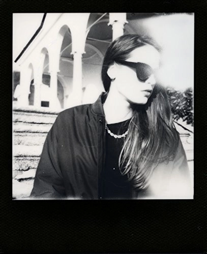 (Refurbished) 600 Square - Black One Step