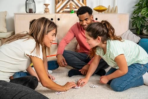 Spot It! Animals: Eco-Sleeve Edition