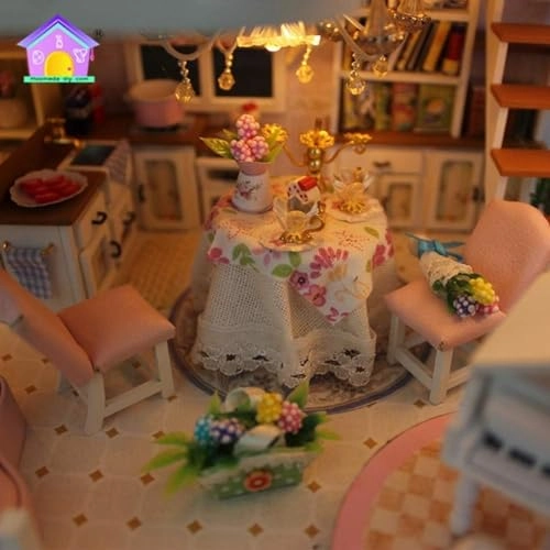 Miniature Dollhouse Kit - 1:24