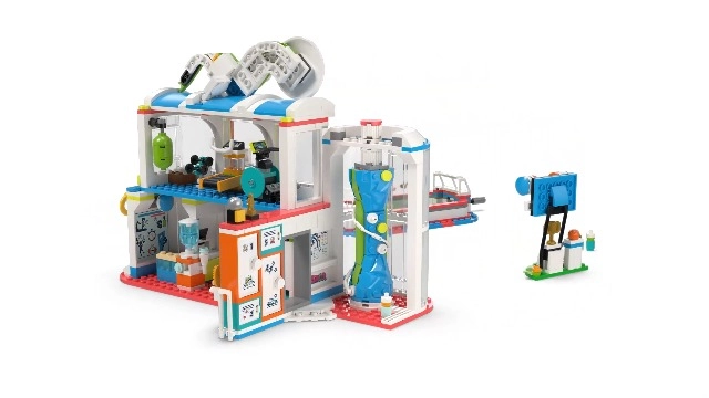 Friends Sports Centre (41744) - Heartlake City 4 Mini-Dolls