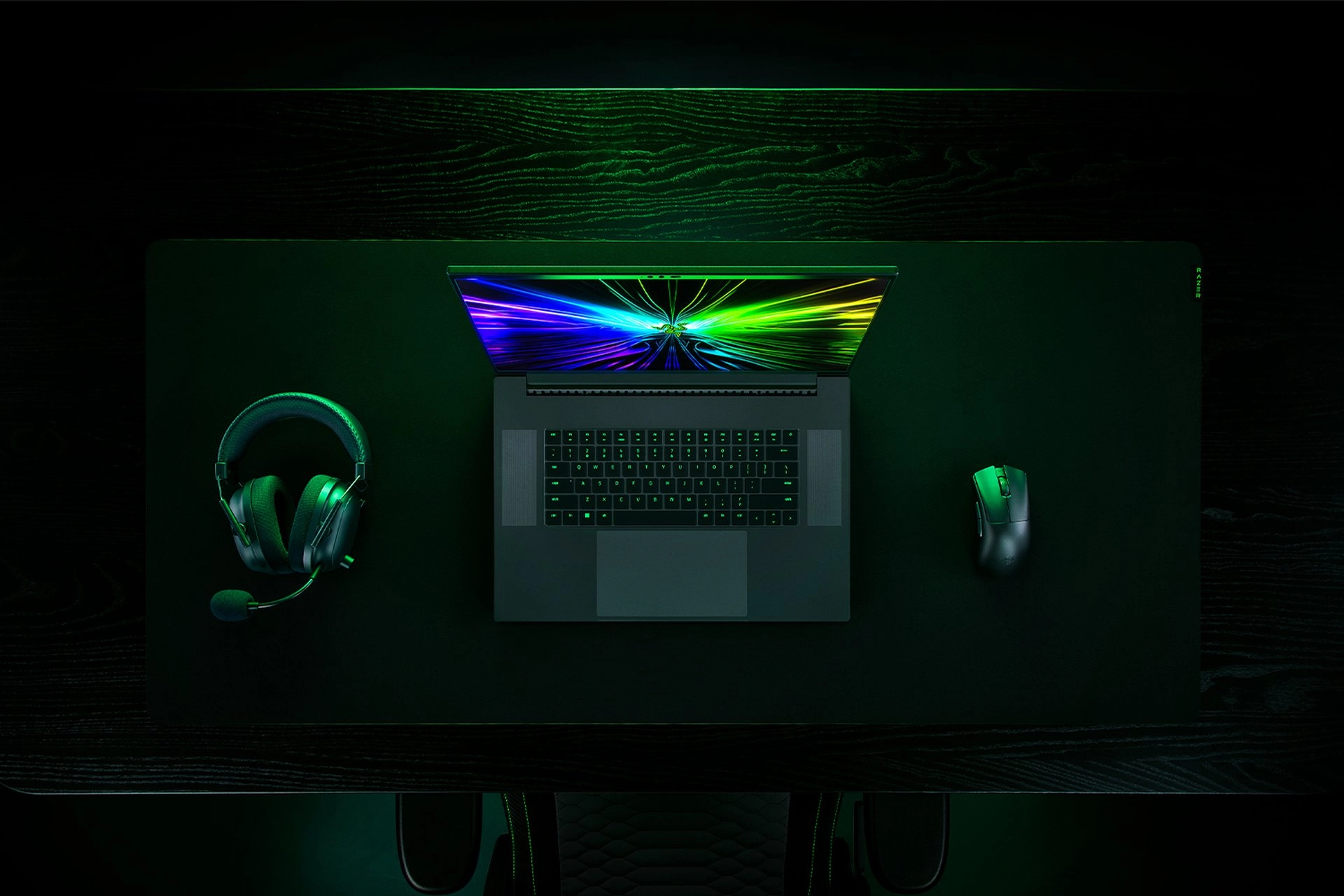 Blade 18 RZ09-0484UEH4-R3U1 - 18'' i9-13950HX 32GB DDR5 2 TB SSD