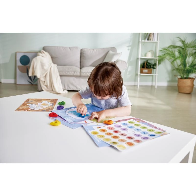 Crayon Colouring And Stickers Art Set - 6 ring-style chunky crayons