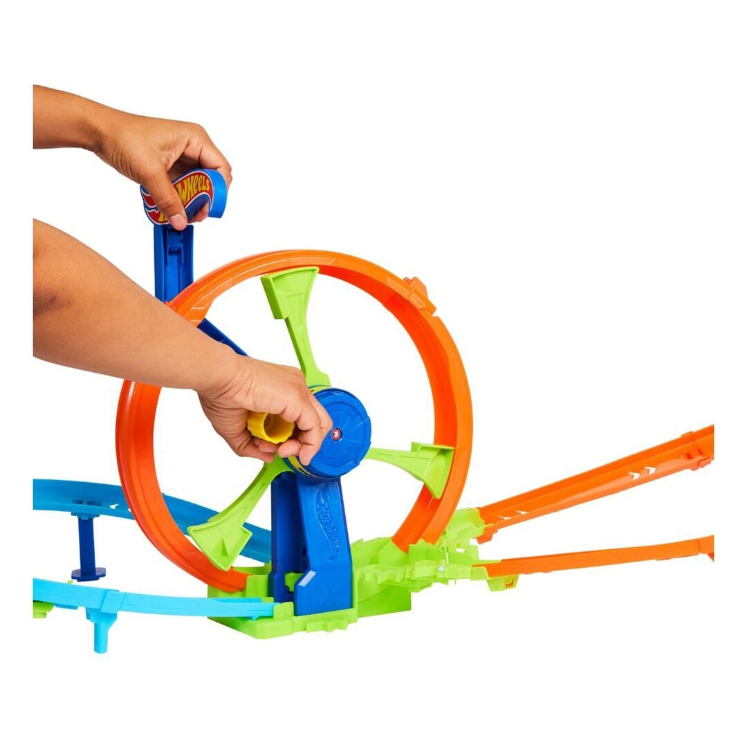 Stunt Tracks Mid-Air Crash Playset - 1:64
