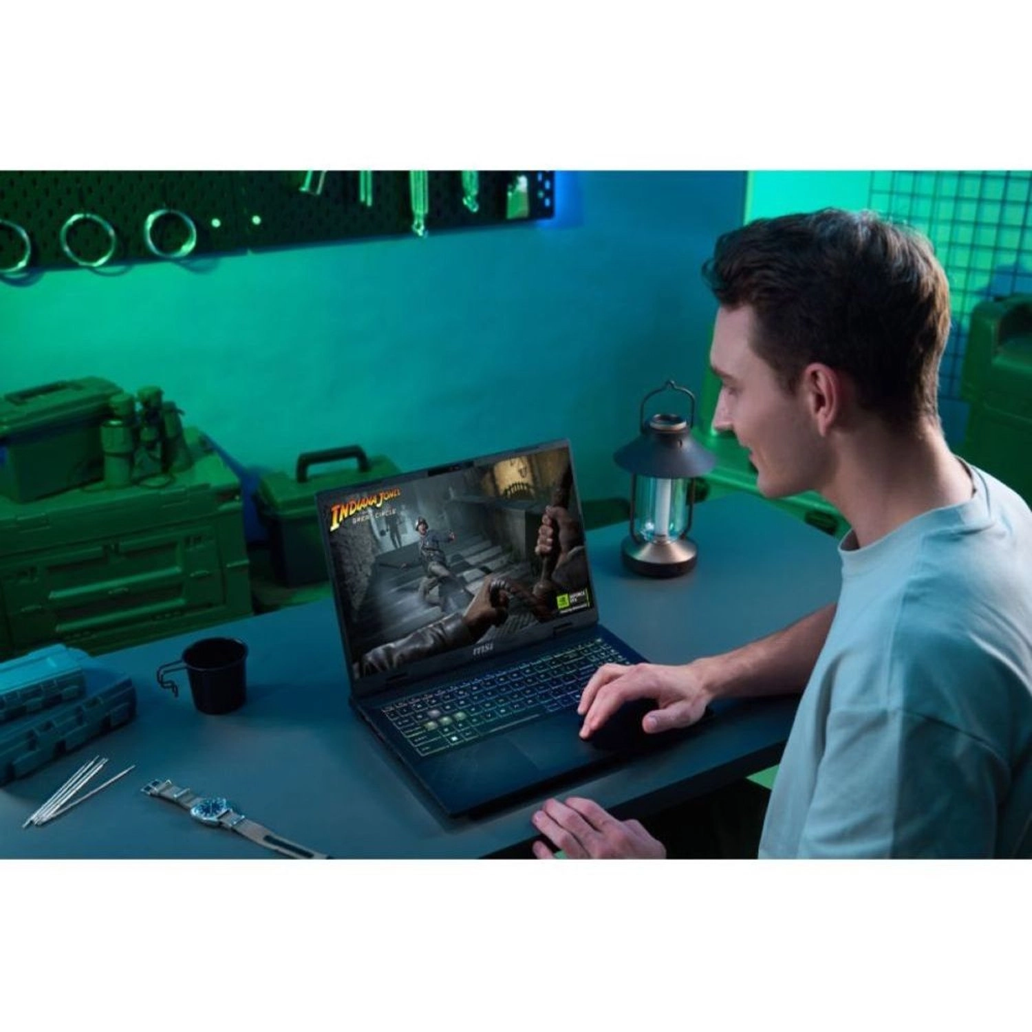 Crosshair 17 HX 9S7-17T423-051 - 17'' Core Ultra 9 275HX 32GB DDR5 1 TB SSD