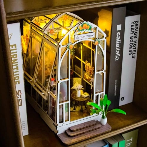 DIY Miniature Dollhouse - E Magic Room