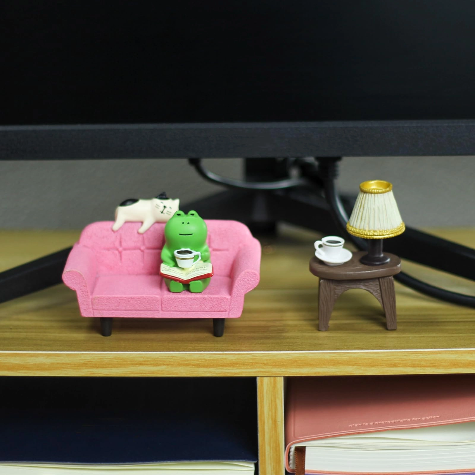Cute Mini Frog Figurine - Resin